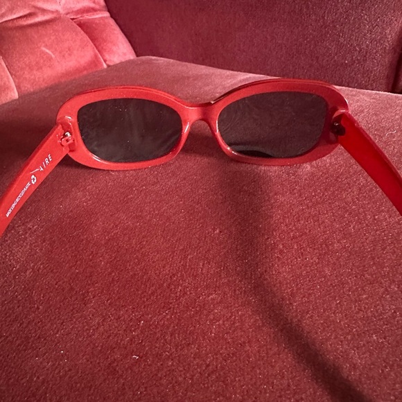 AIRE SUNNIES: Chunky Red Sunglasses - Picture 7 of 7